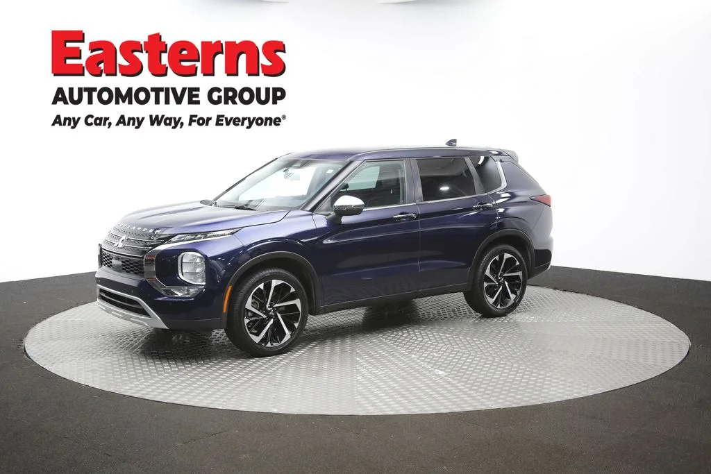 Used 2023 Blue Mitsubishi SE image 57