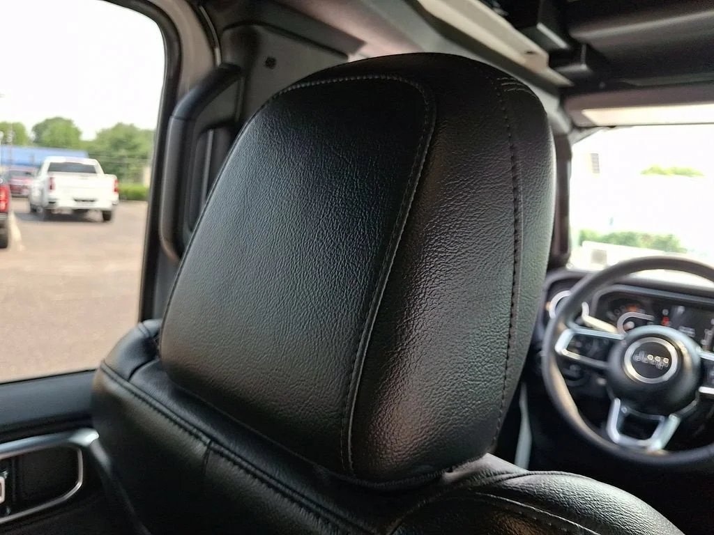 Used 2025 White Jeep 4-Door Sahara 4x4 image 47