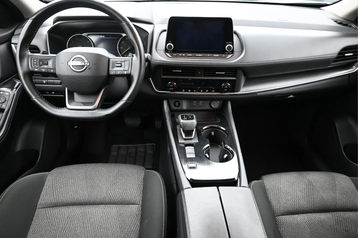 Used 2025 Silver Nissan SV image 9