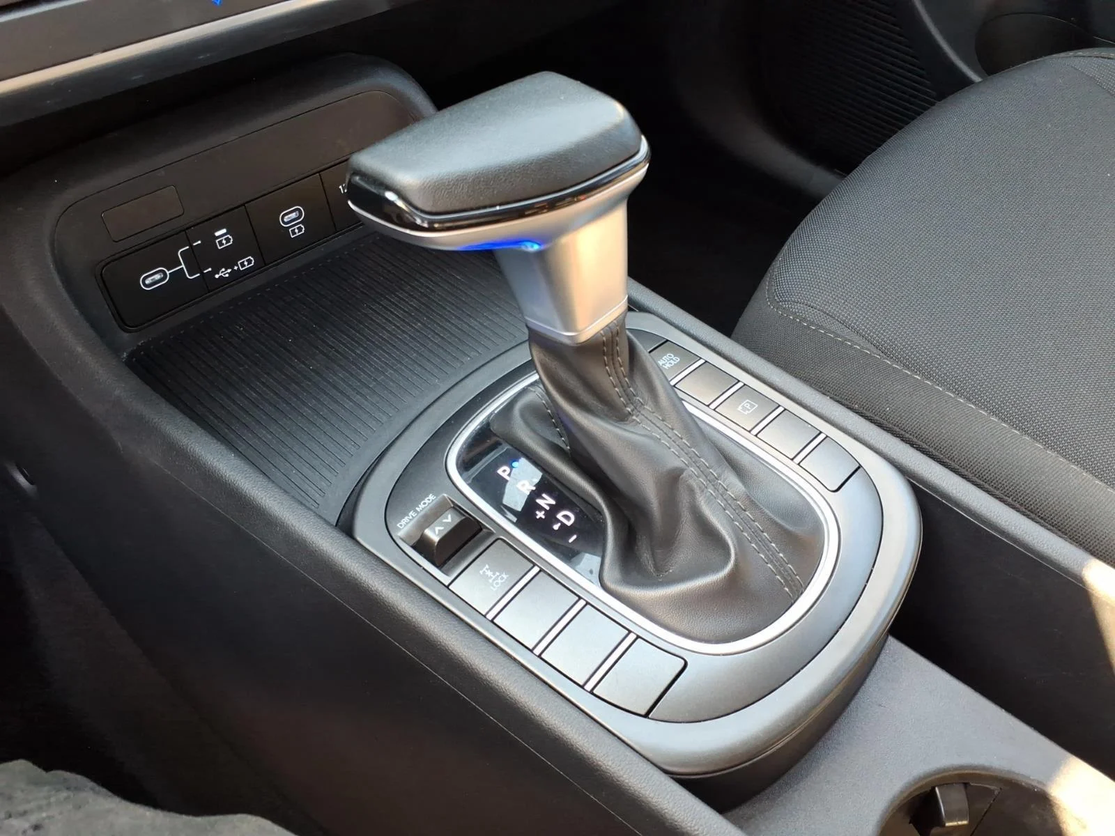 Used 2025 Denim Blue Hyundai SEL image 7