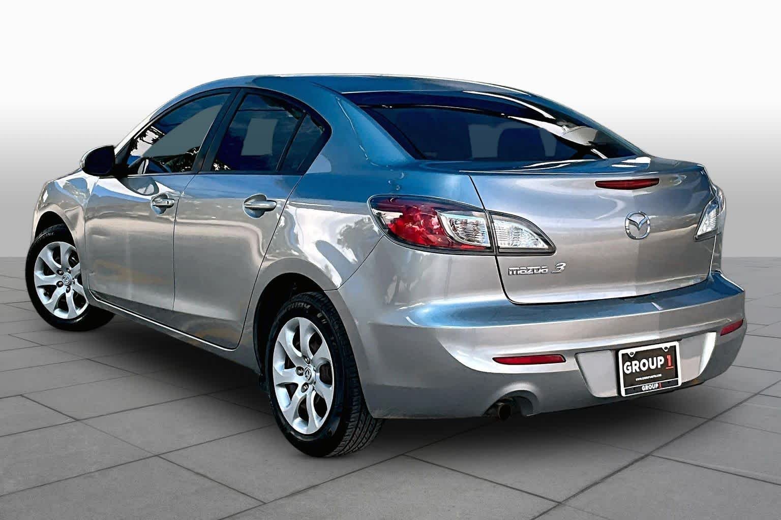 Used 2013 Liquid Silver Metallic Mazda i Sport image 12