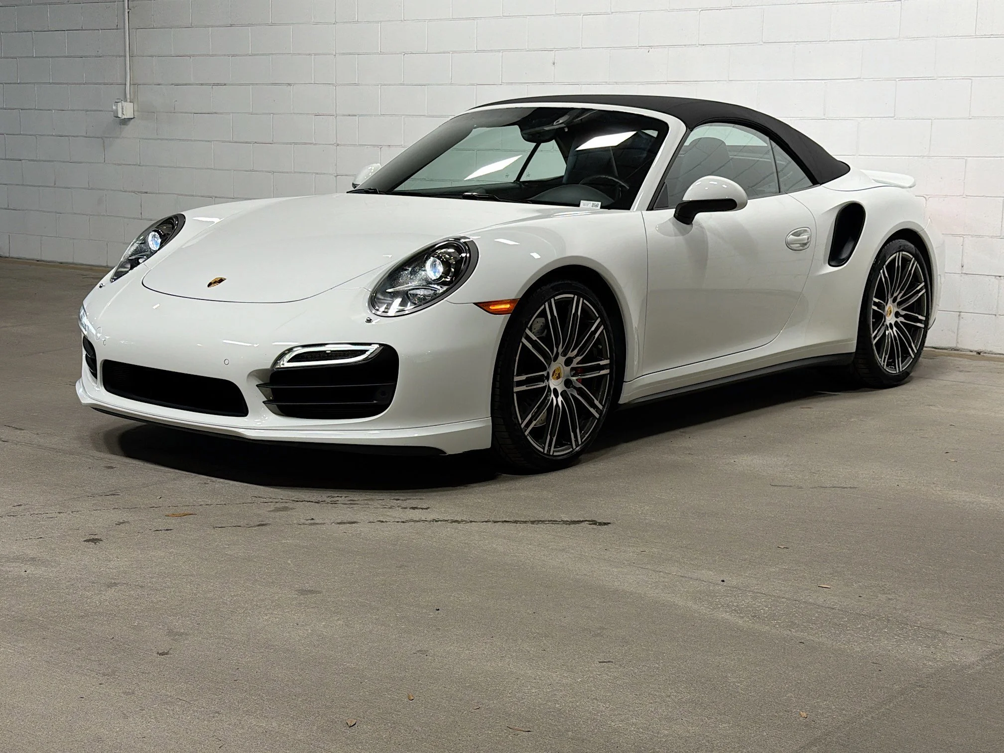 2016 Porsche 911 Turbo Cabriolet's photo