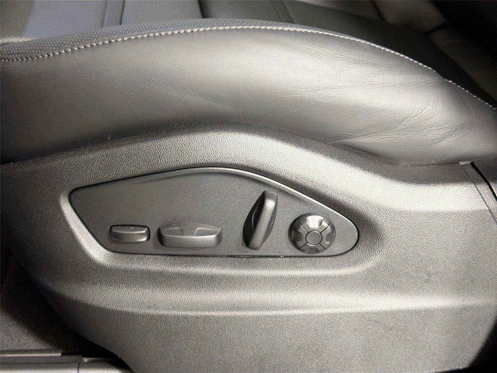 New 2026 Chromite Black Metallic Porsche Coupe image 32