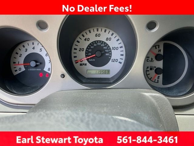 Used 2004 Silver Nissan SE image 44