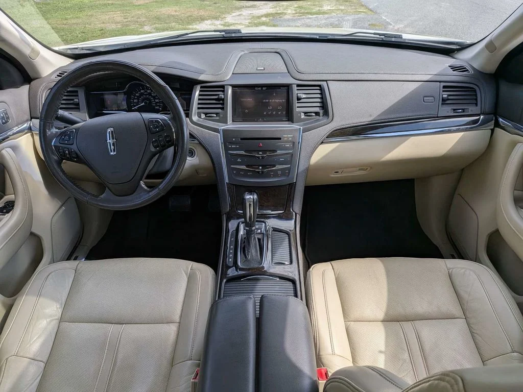 Used 2013 Beige Lincoln Base image 13