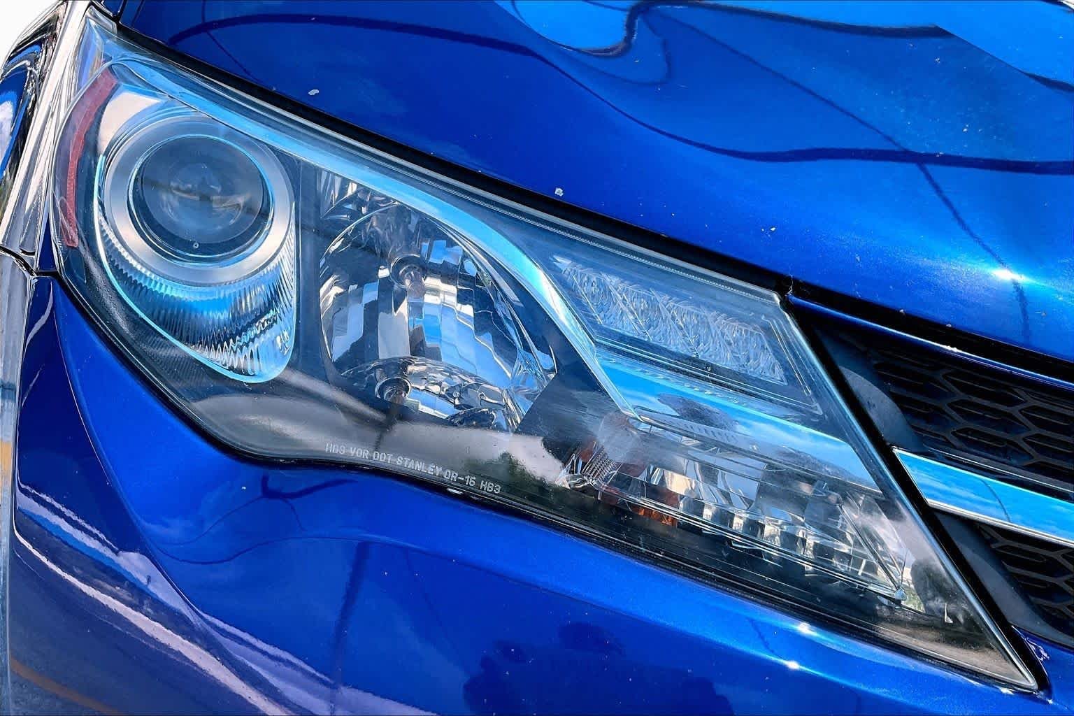 Used 2014 Blue Crush Metallic Toyota XLE image 27