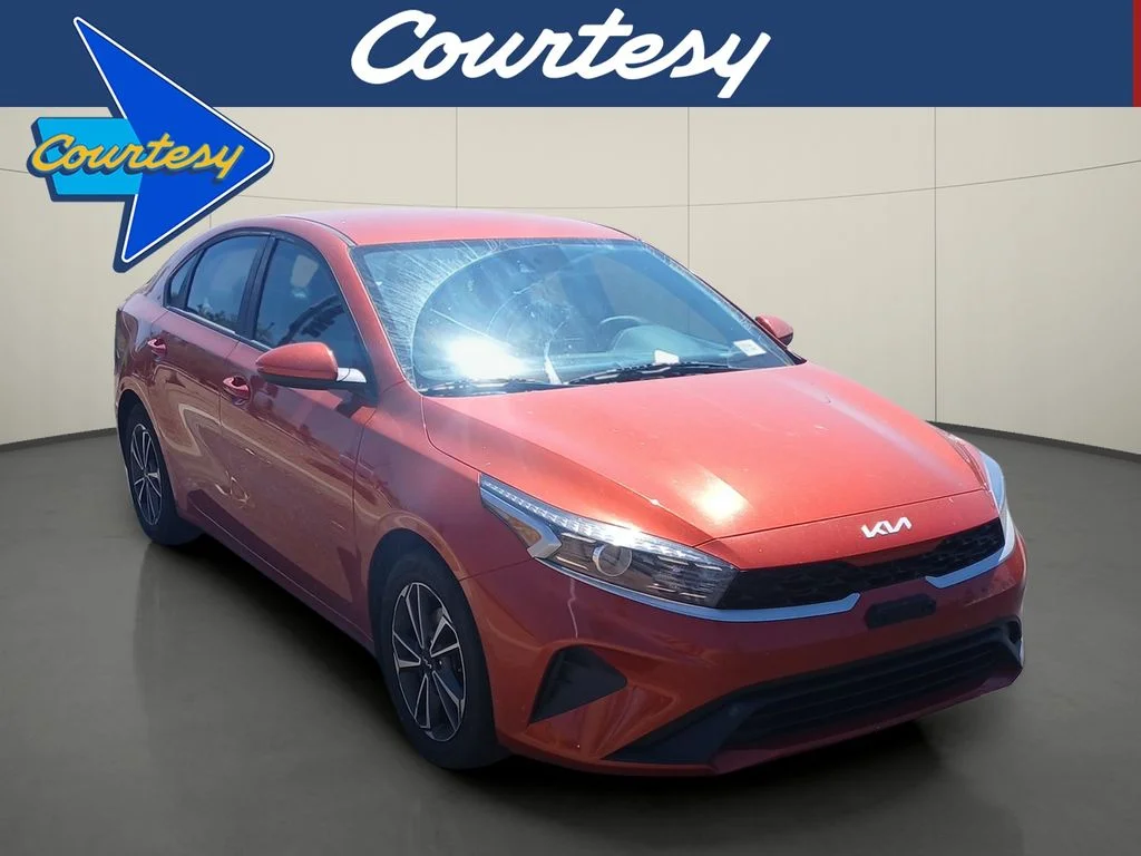 2022 Kia Forte LXS AT's photo