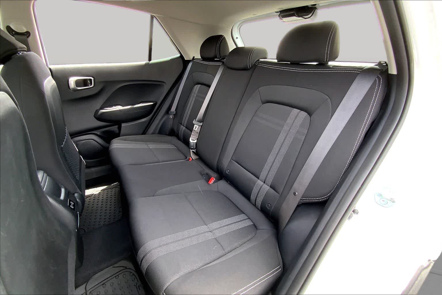 Used 2025 Lunar White Hyundai SEL image 21