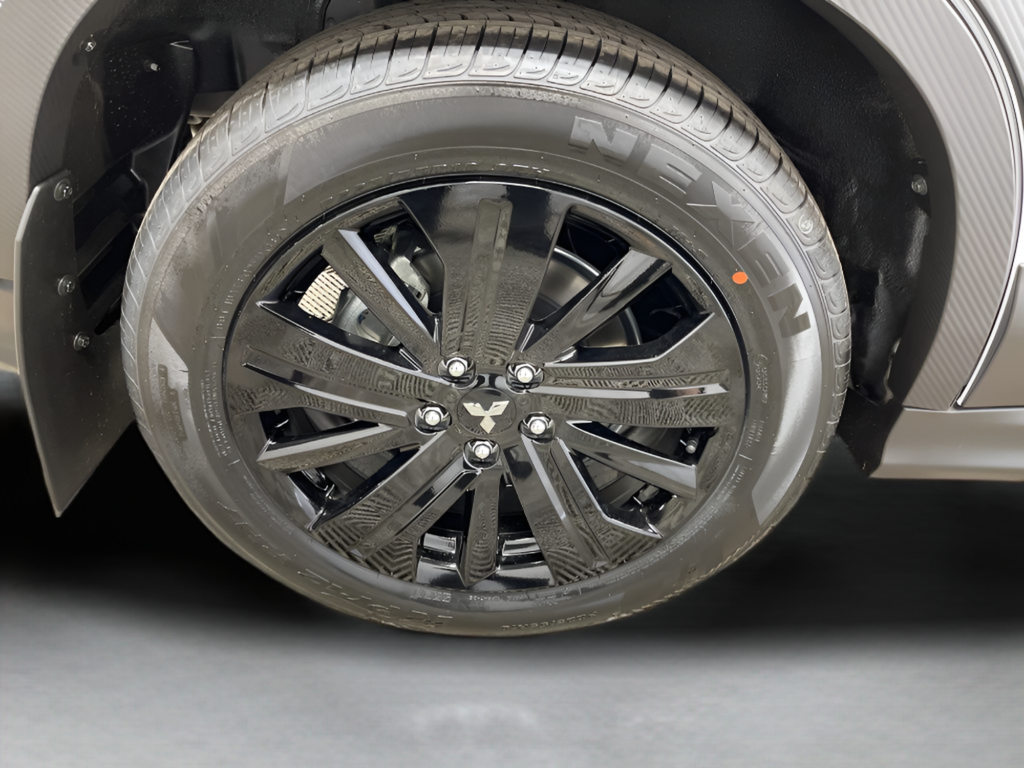New 2026 White Diamond Mitsubishi  image 37