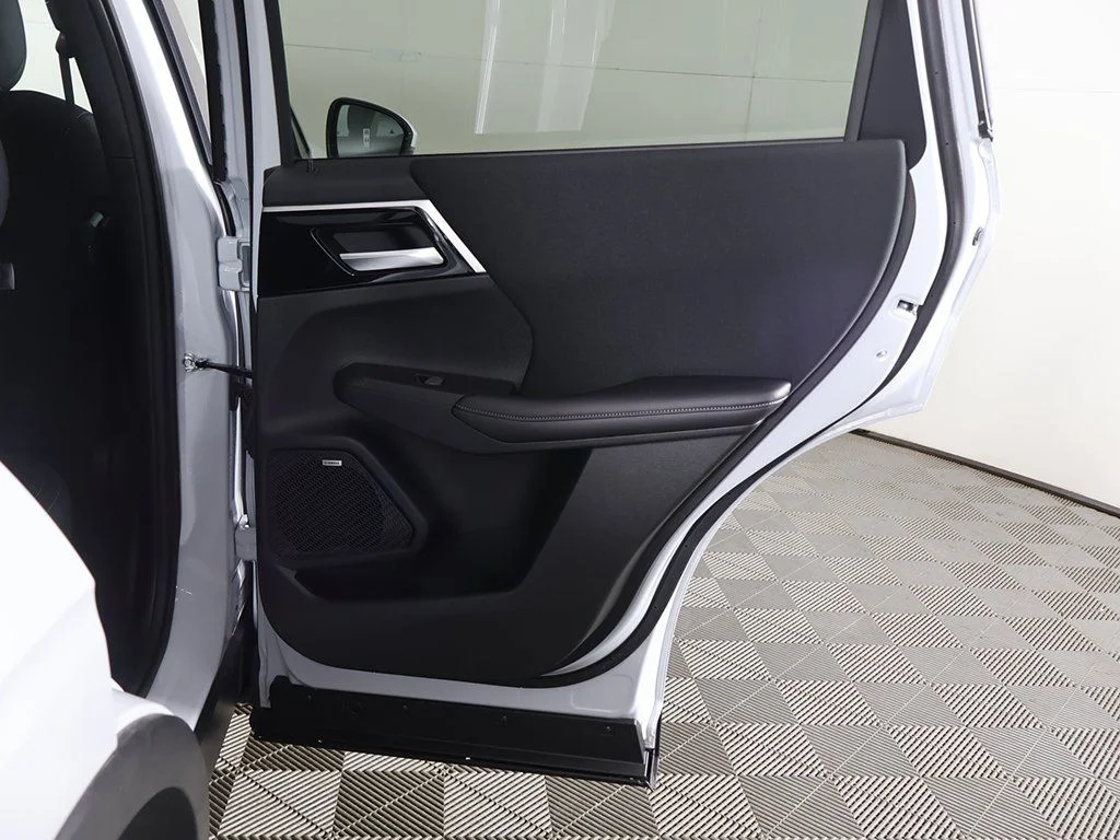 New 2026 White Mitsubishi ES image 26