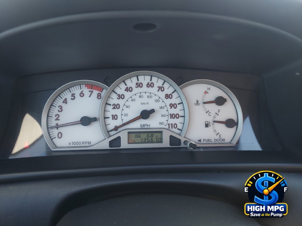 Used 2005 Red Toyota S image 26