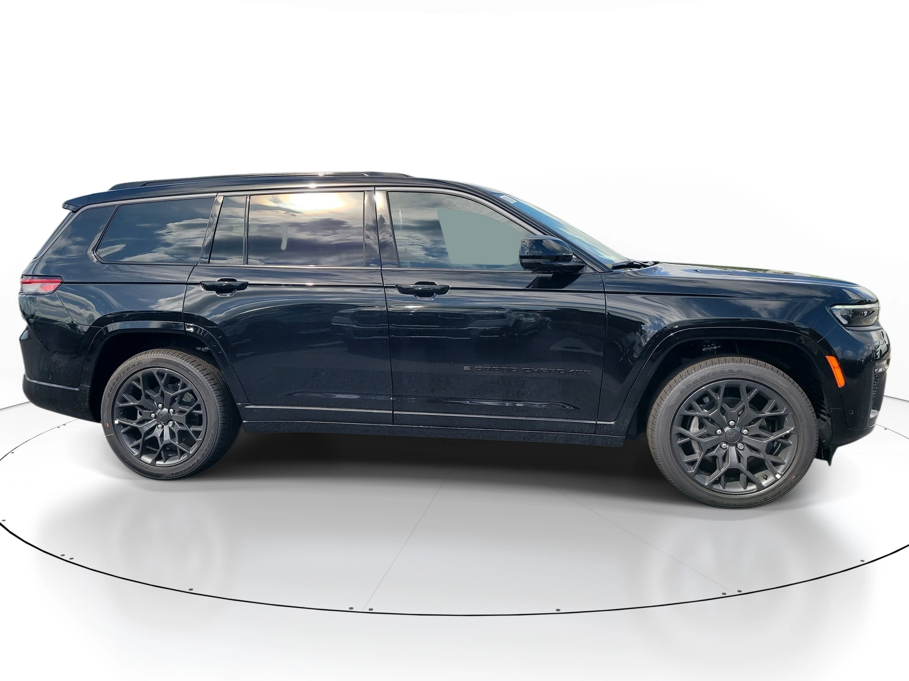 New 2026 Diamond Black Crystal Pearlcoat Jeep Summit image 5