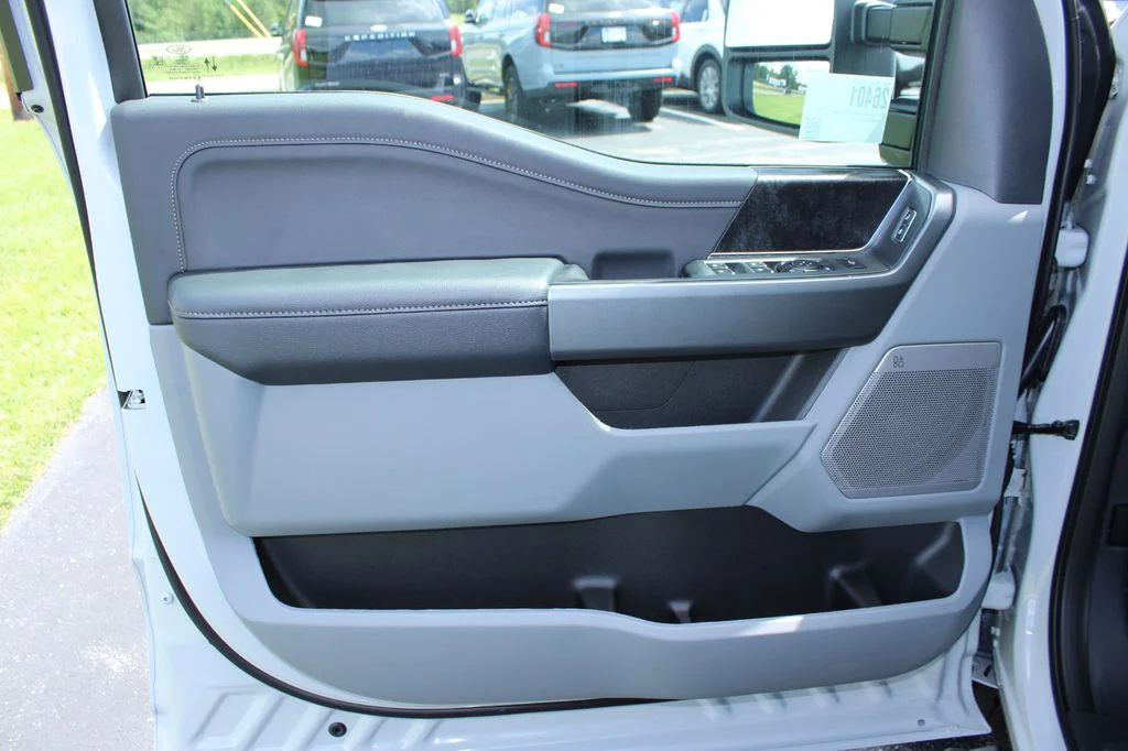 New 2026 Avalanche Ford F-350® XLT image 42