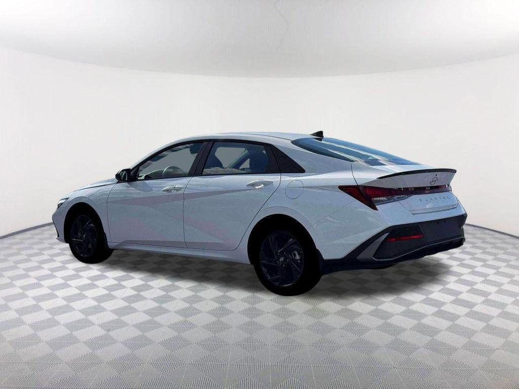 New 2026 White Hyundai SEL Sport image 4