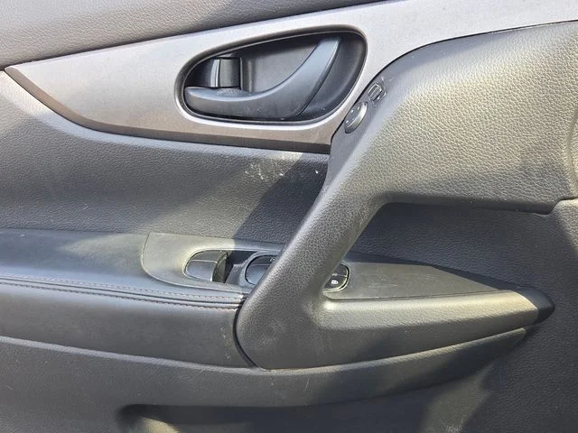 Used 2018 Gray Nissan S image 25