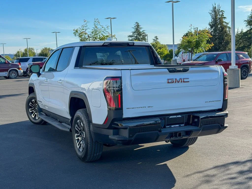 New 2026 Summit White GMC Elevation Extended Range image 10