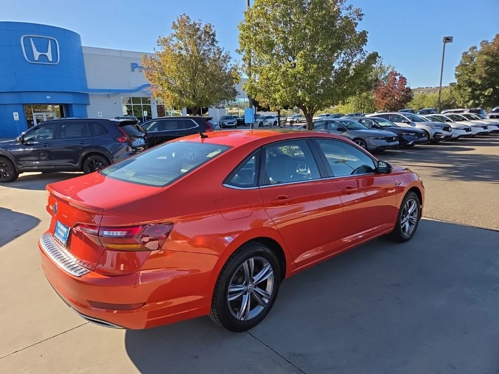 Used 2019 Orange Volkswagen R-Line image 5