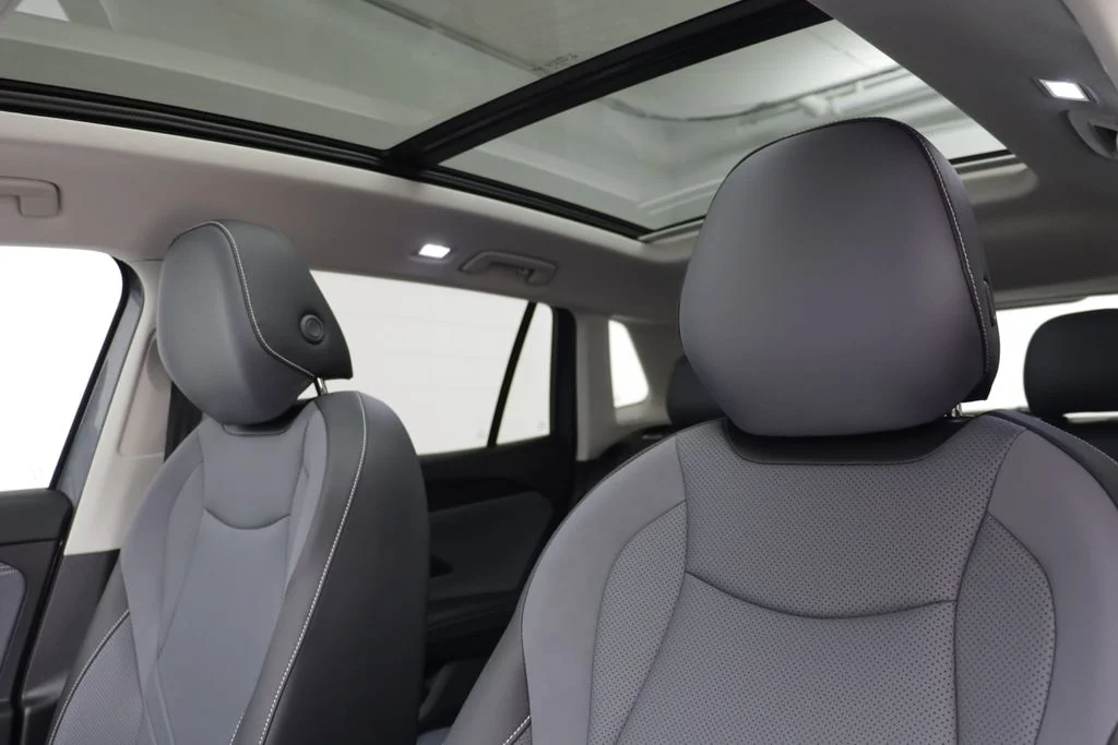 New 2026 Platinum Gray Volkswagen 2.0T SE image 13