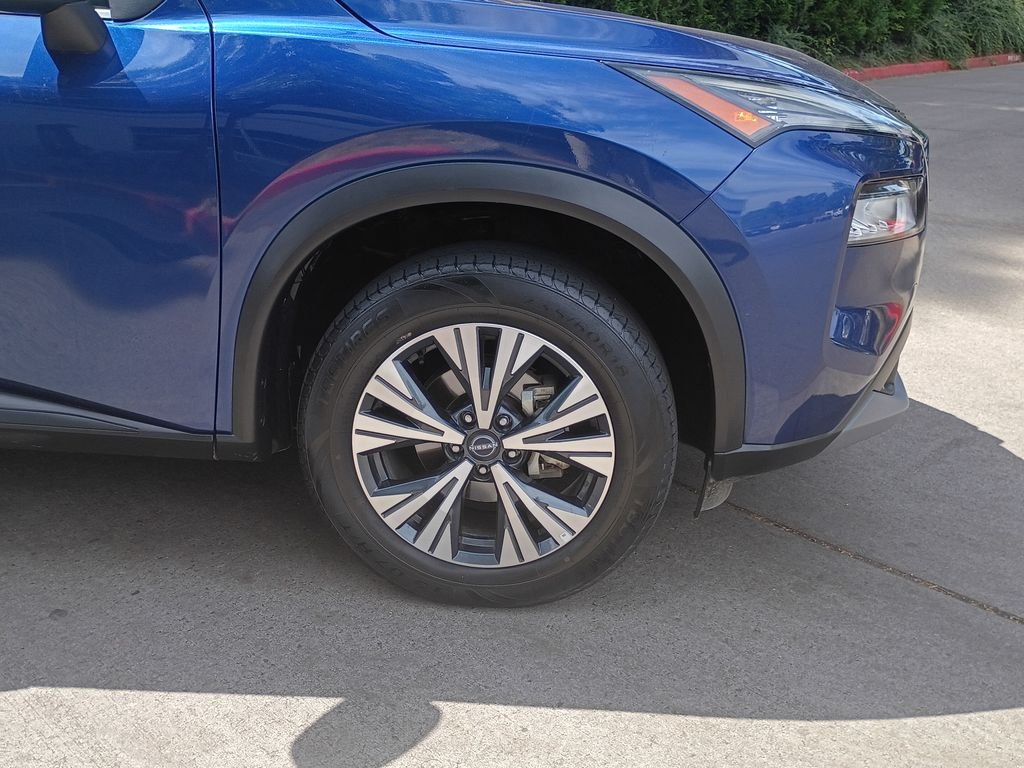 Used 2023 Caspian Blue Metallic Nissan SV image 1