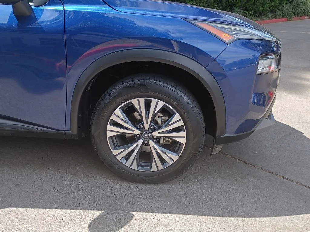 Used 2023 Caspian Blue Metallic Nissan SV image 2