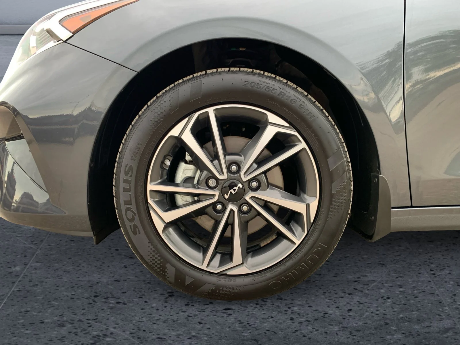 Used 2024 Gray Kia EX image 9