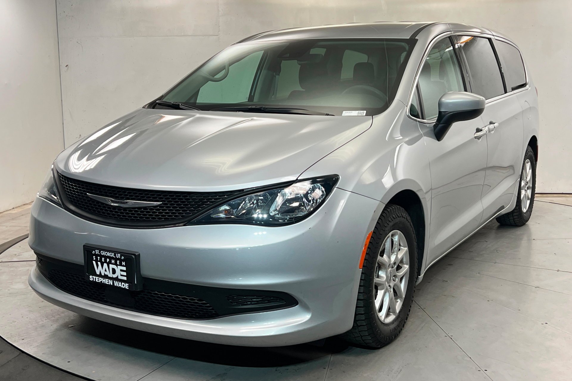 2023 Chrysler Voyager