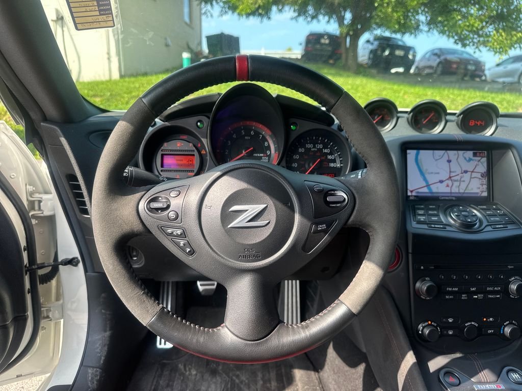 Used 2019 Pearl White Nissan Nismo image 14