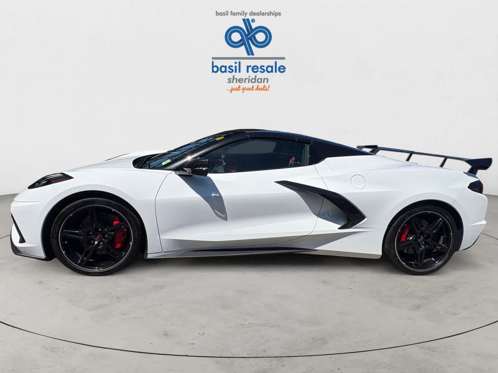 Used 2022 Arctic White Chevrolet 3LT image 3