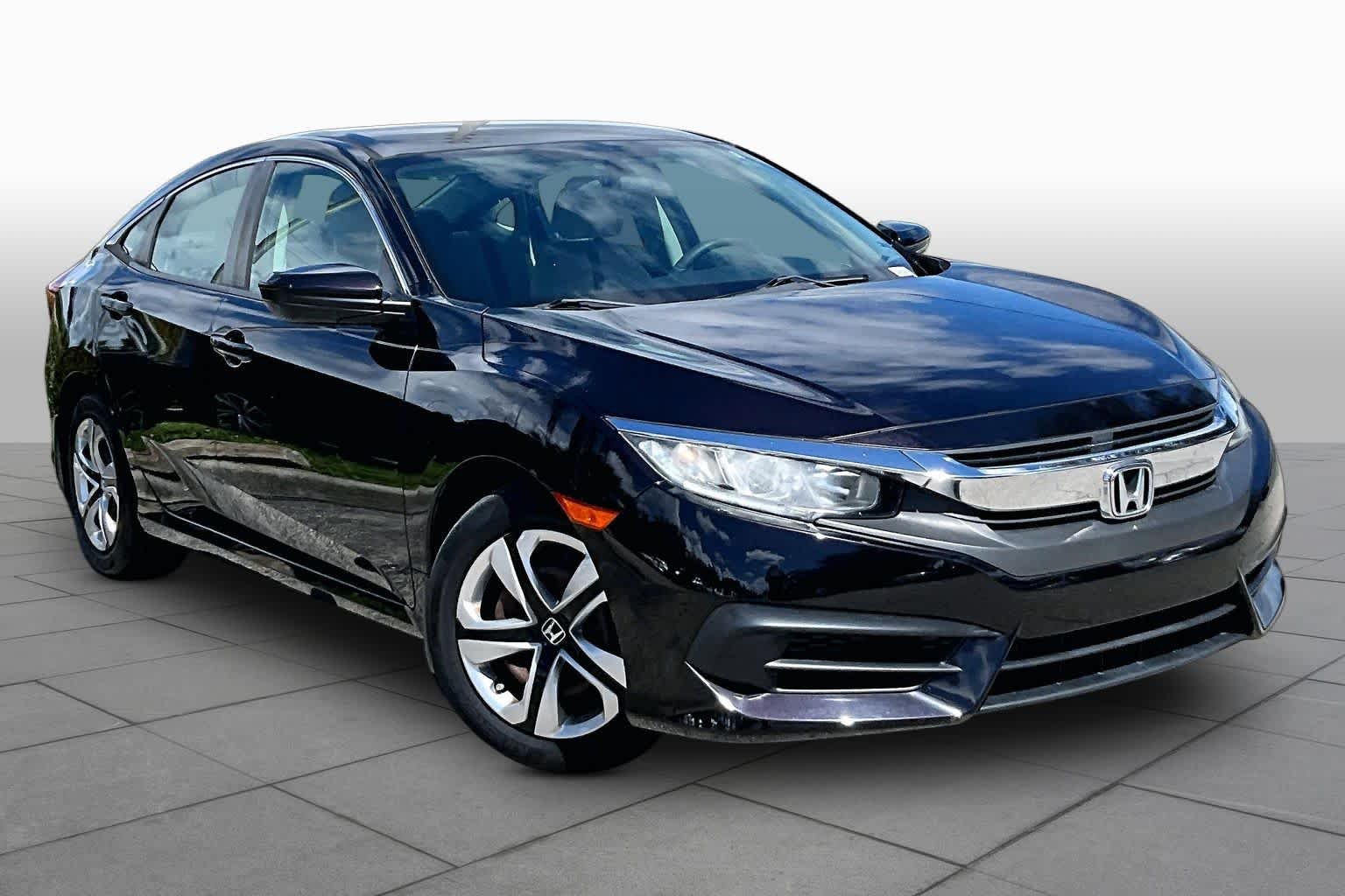 Used 2018  Honda LX image 3