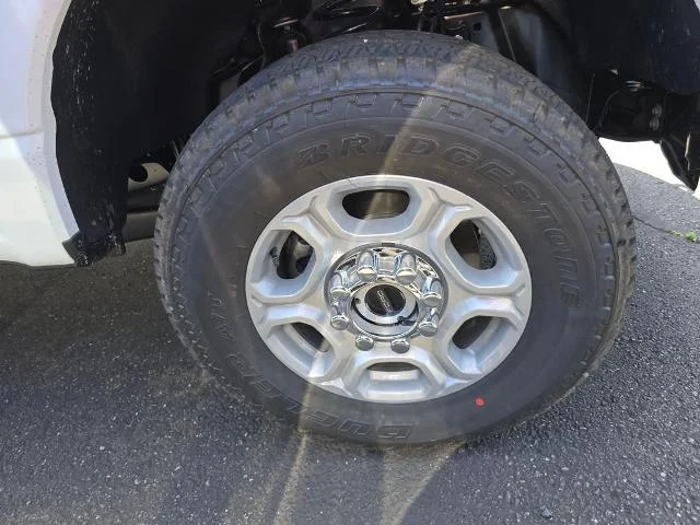 2025 Ford F-350 Super Duty XLT - Photo 35