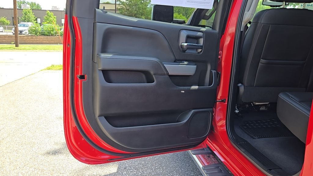 Used 2019 Red Chevrolet LTZ image 21