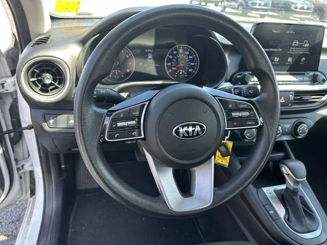 Used 2021 White Kia LXS image 13