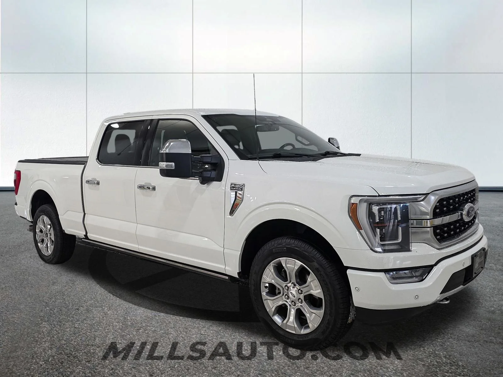 Used 2023  Ford Platinum image 10