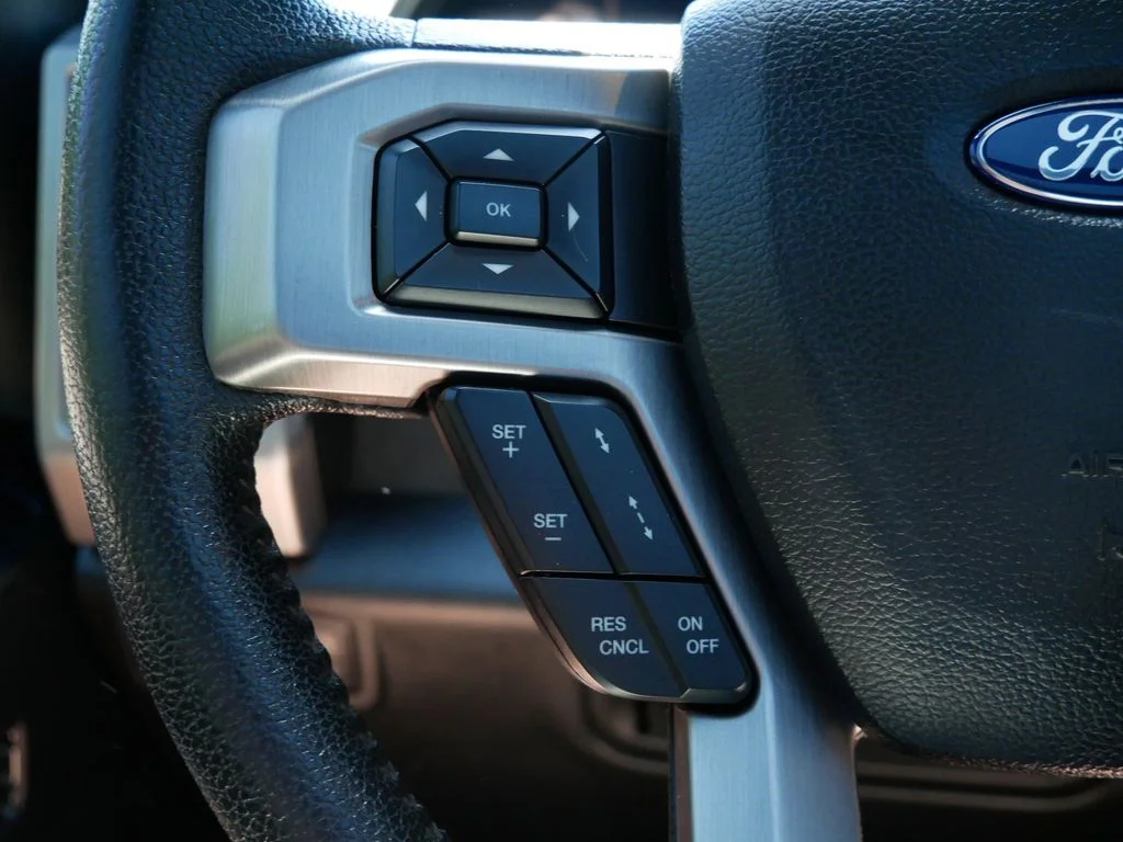 Used 2015 White Ford Platinum image 19