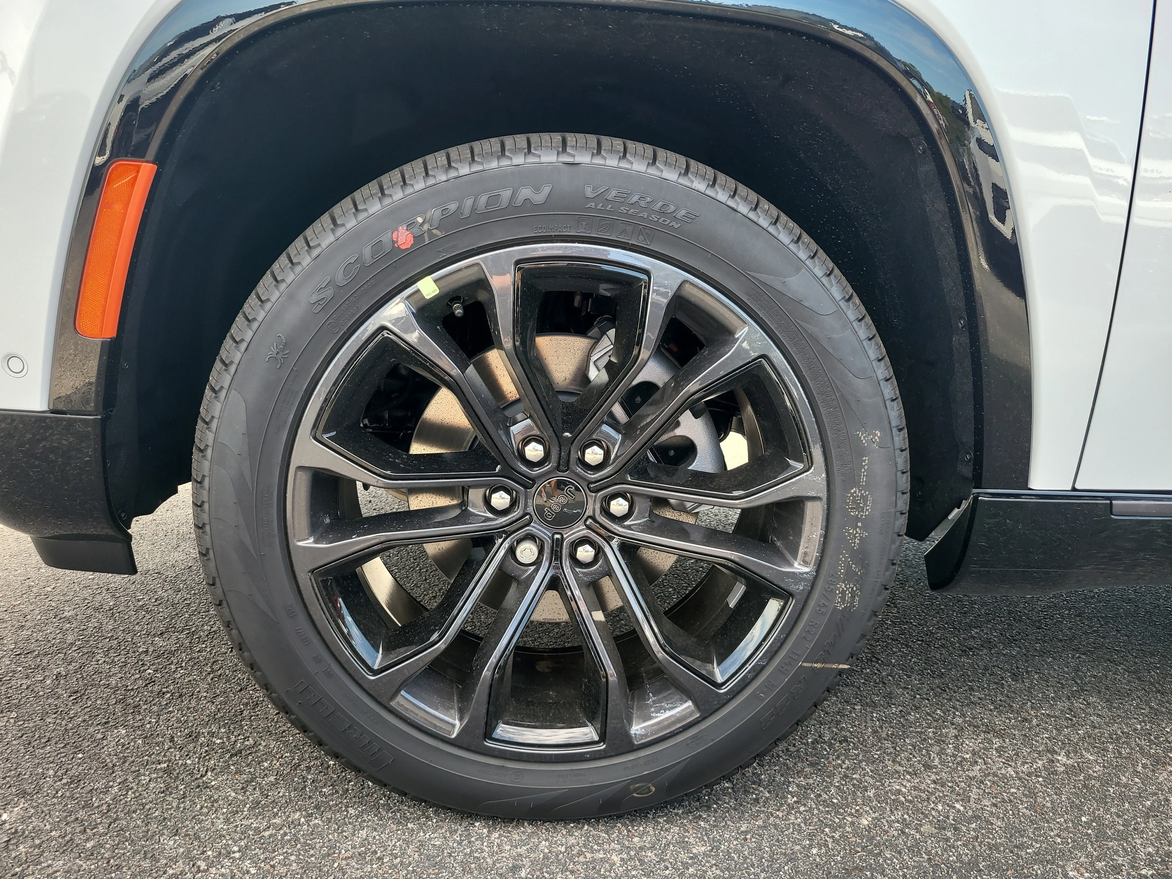 New 2026 Bright White Clearcoat Jeep Summit Obsidian image 10