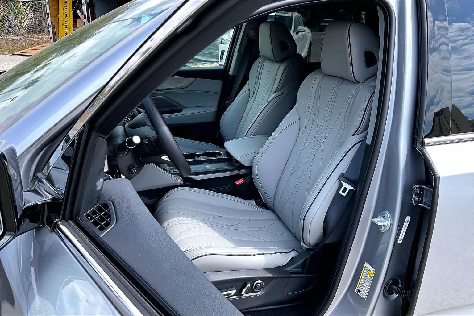 New 2026 Solar Silver Metallic Acura w/Advance Package image 9