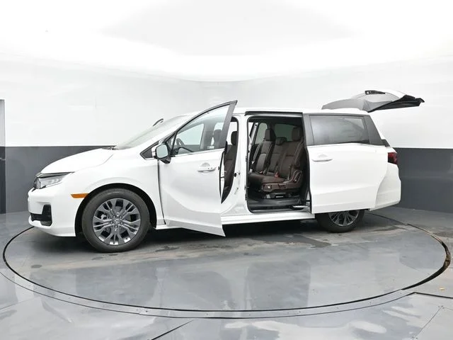 Used 2025 Platinum White Pearl Honda Touring image 61