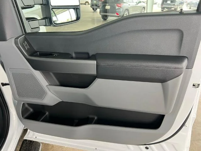 New 2026 Oxford White Ford F-250® XL image 51