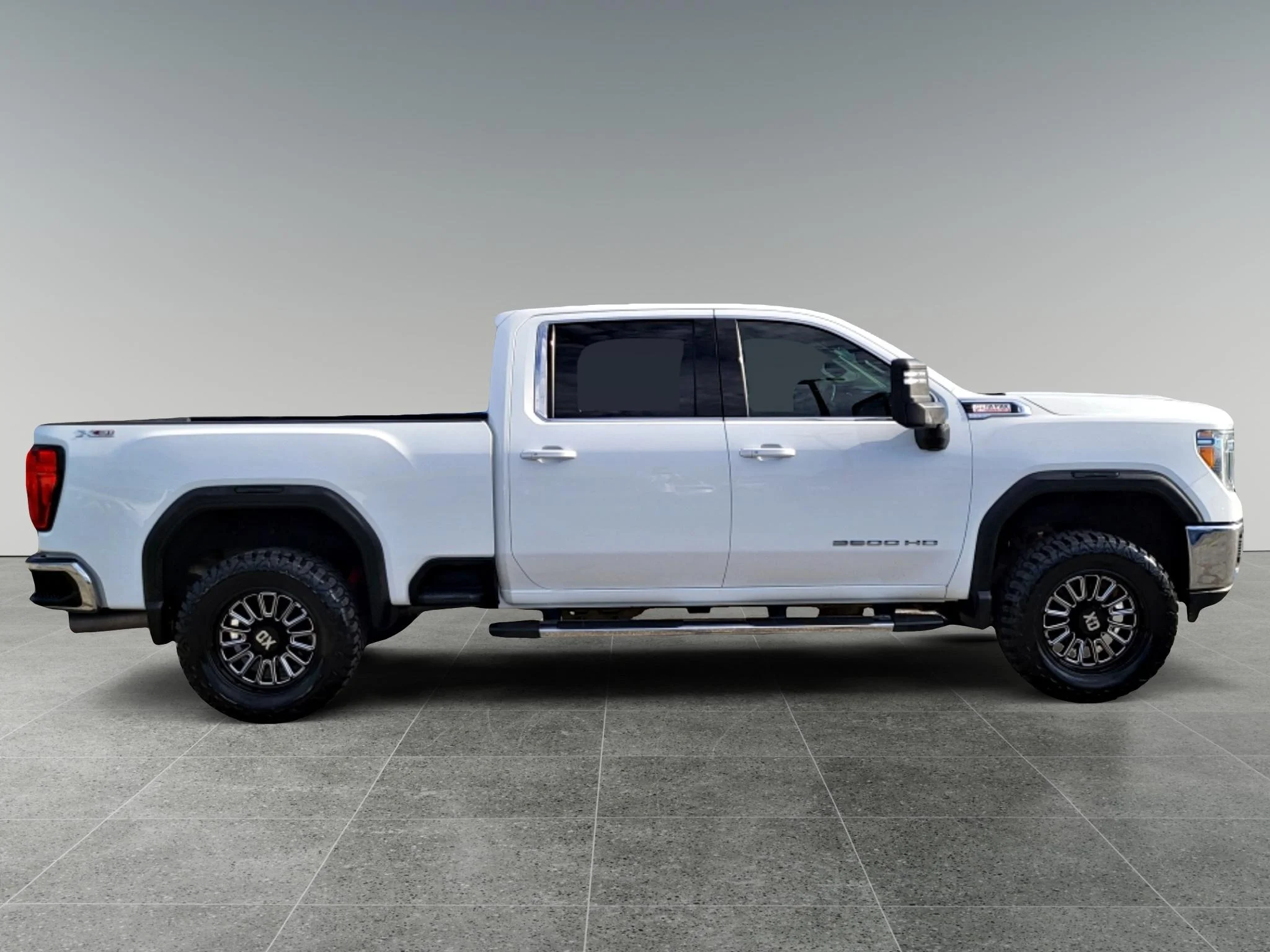 Used 2021 Summit White GMC SLE image 5