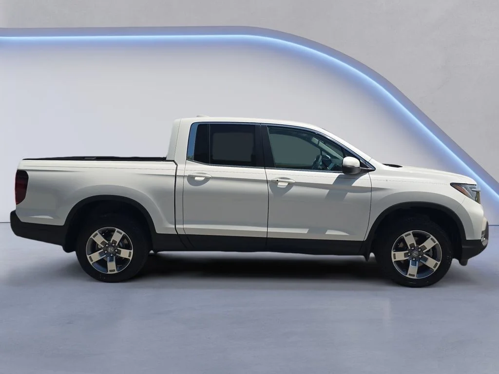 New 2026 Platinum White Pearl Honda RTL image 7