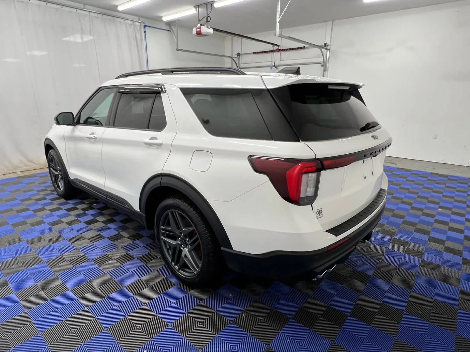 Used 2025 Star White Metallic Tri-Coat Ford ST image 9