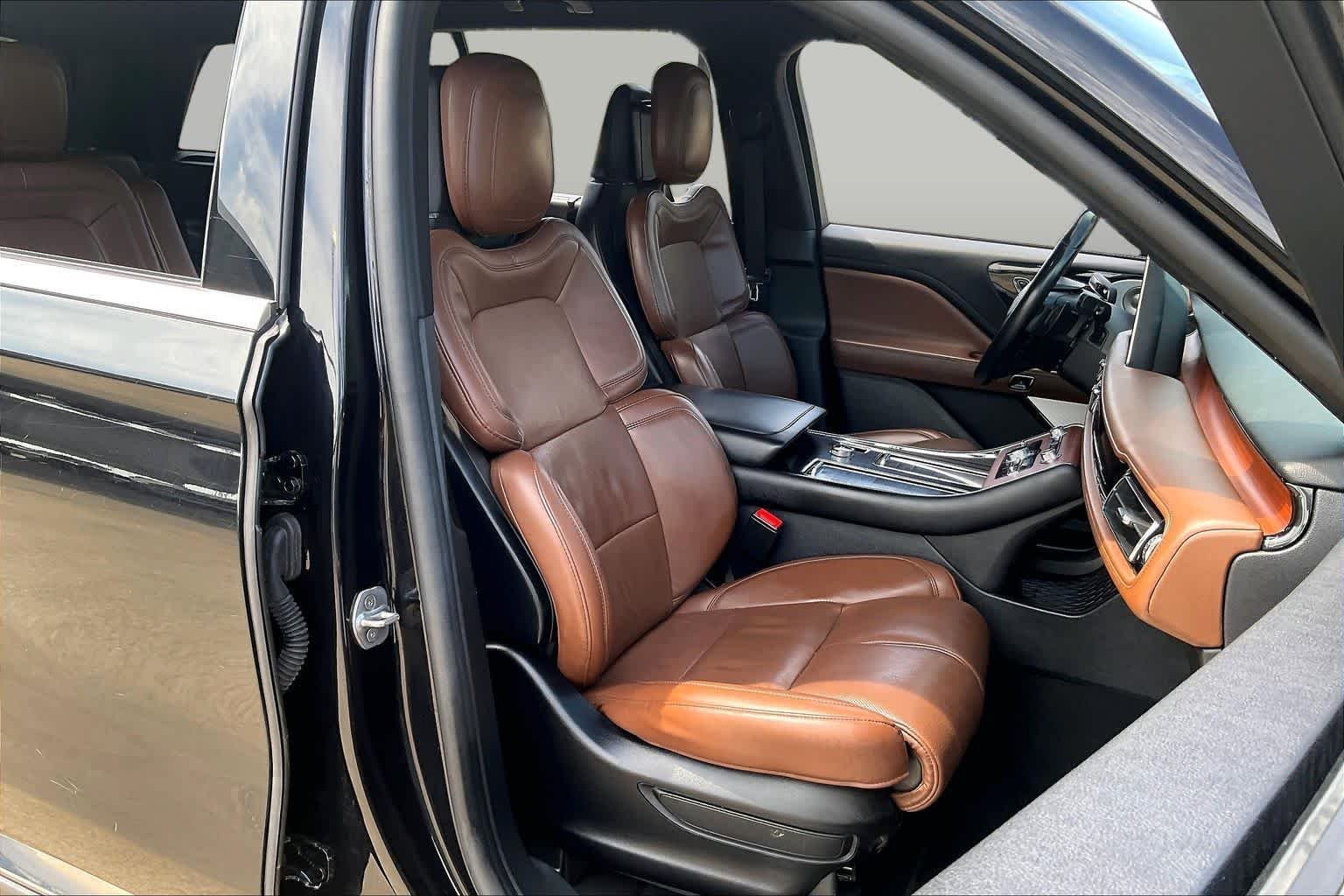 Used 2020 Infinite Black Lincoln Reserve image 9