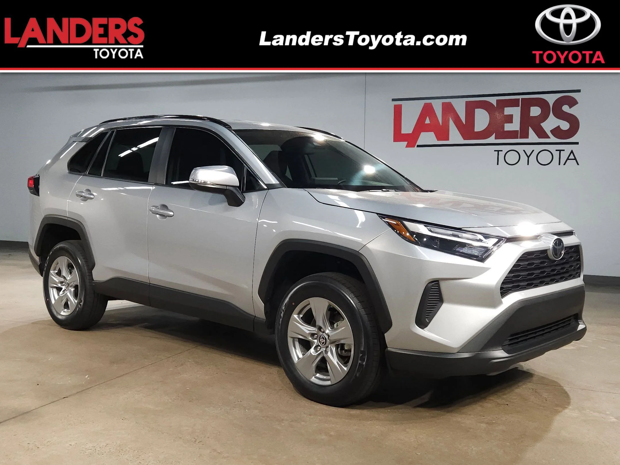 2024 Toyota RAV4 XLE FWD's photo