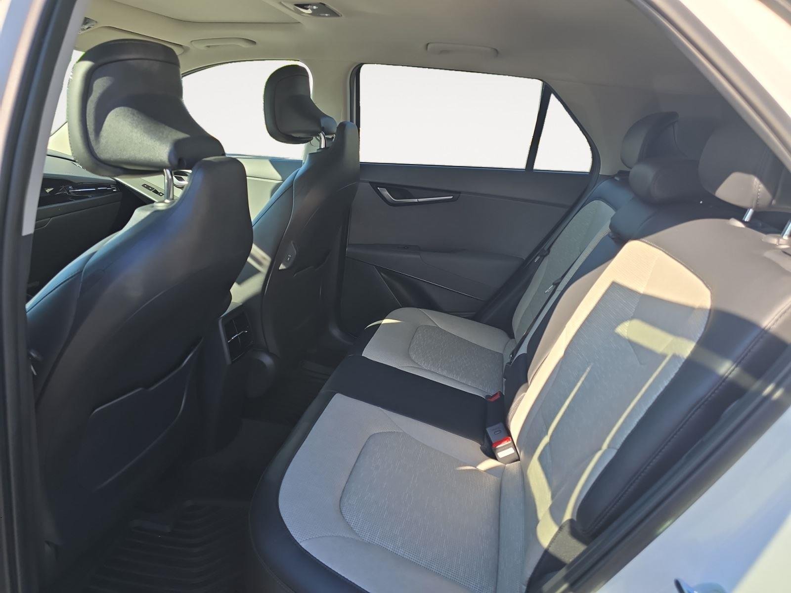 Used 2023 Snow White Pearl Kia SX Touring image 19