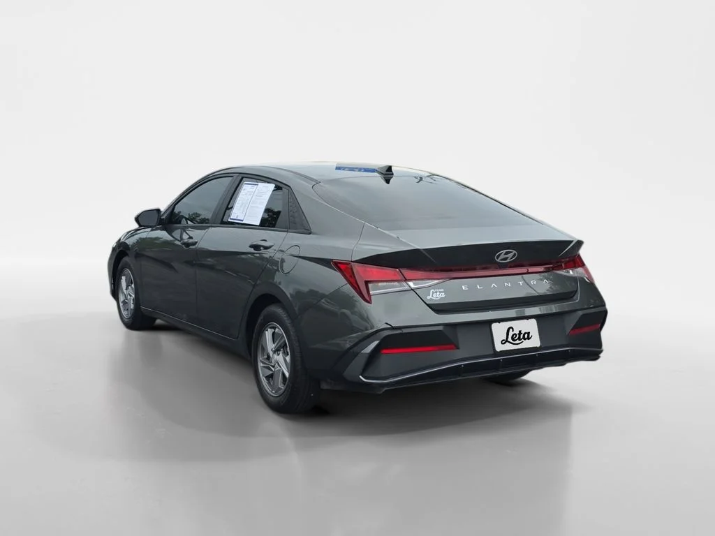 Used 2024 Amazon Gray Hyundai SE image 6