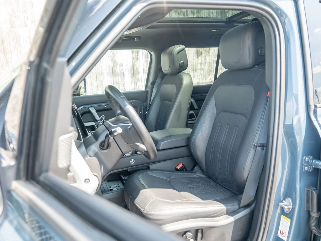Used 2022 Blue Land Rover X-Dynamic HSE image 20