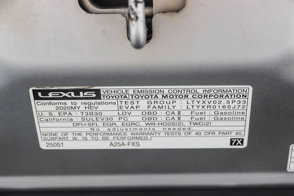 Used 2020 Silver Lexus 300h image 27