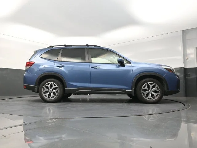Used 2021 Blue Subaru Premium image 38