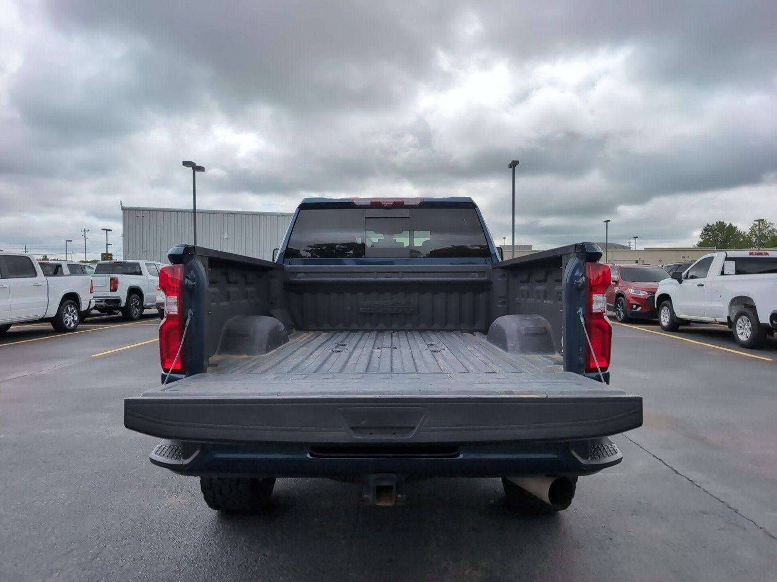 Used 2022 Northsky Blue Metallic Chevrolet High Country image 6