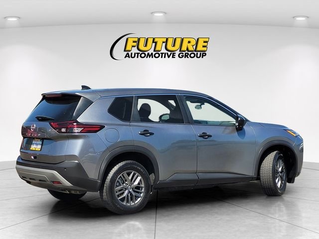 Used 2023 Gray Nissan S image 4